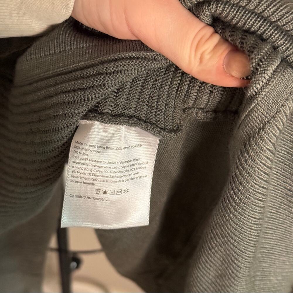 Lululemon Sit In Lotus Wrap II Medium Gray - Picture 9 of 9